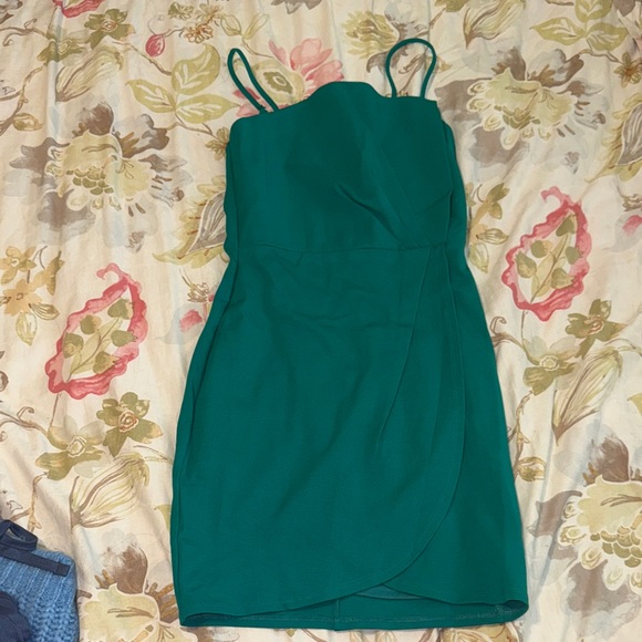Lulus Dresses & Skirts - Lulu's Emerald Green Mini Dress